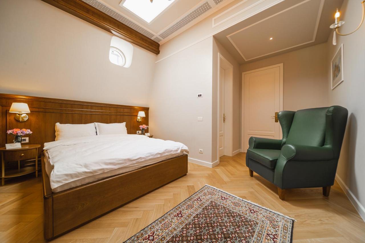 Templum Clava Hotel Bukarest Eksteriør billede