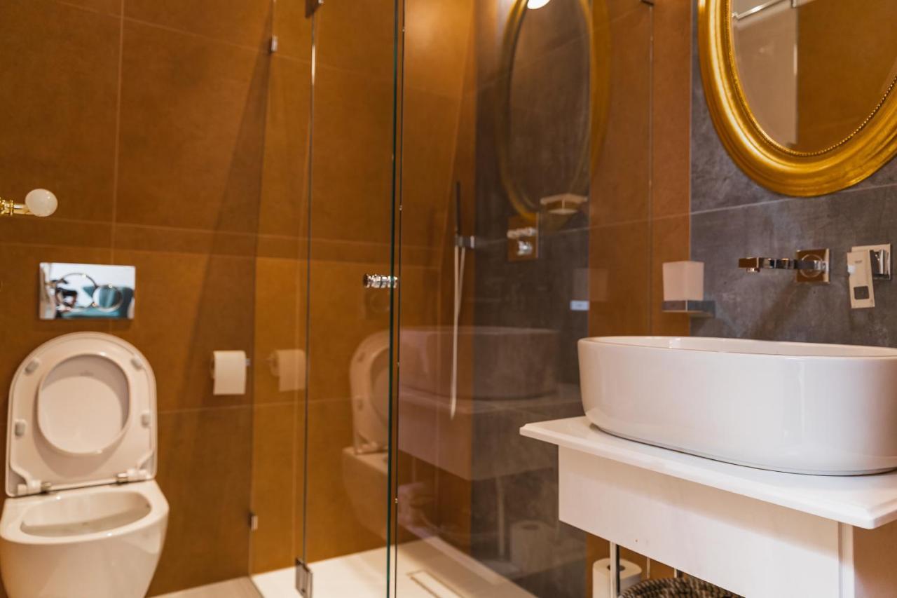 Templum Clava Hotel Bukarest Eksteriør billede